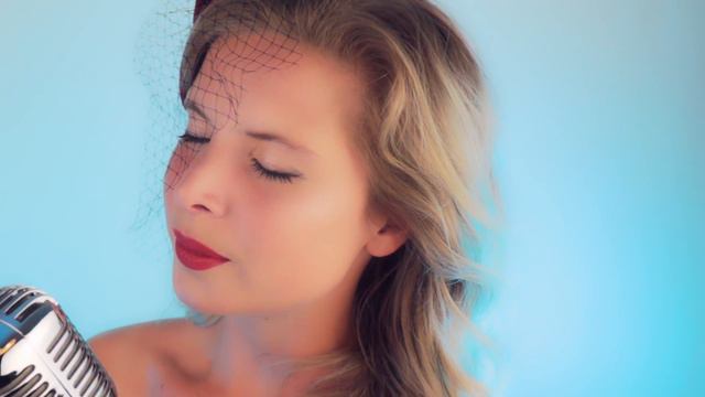 Julie Huard - La Belle Vie (Sasha Distel) / The Good Life (Frank Sinatra)