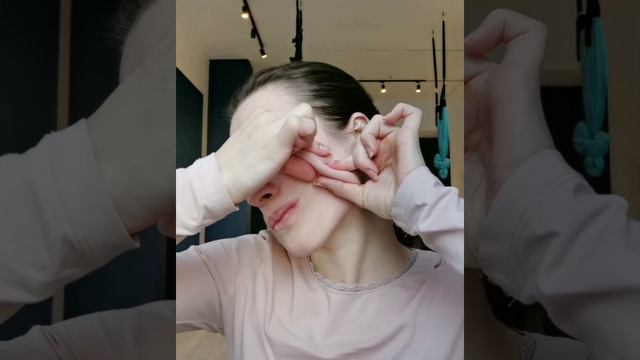 Лифтинг средней трети лица. Два движения от отёчности глаз и носогубных валиков + бонус для глаз смотреть онлайн