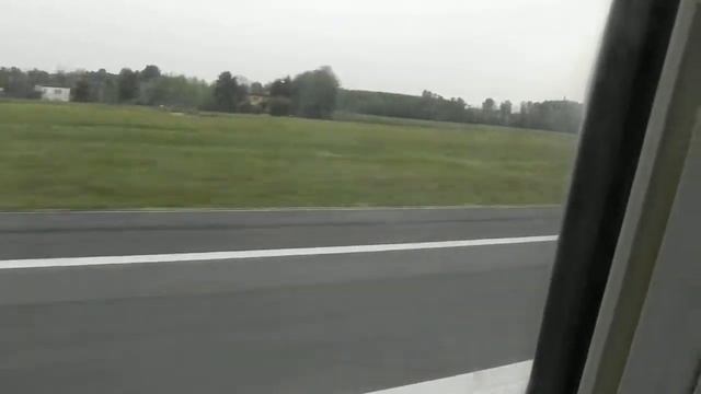 Ryanair Boeing 737-800 take off from (Venice)-Treviso Airport смотреть онлайн