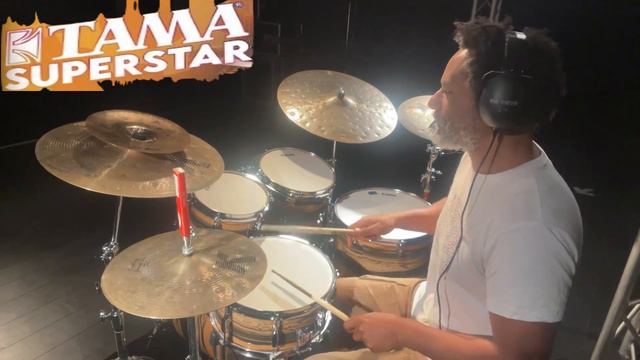 Brian Culbertson - Tama Superstar Classic - Evans UV2 Drumheads ! смотреть онлайн