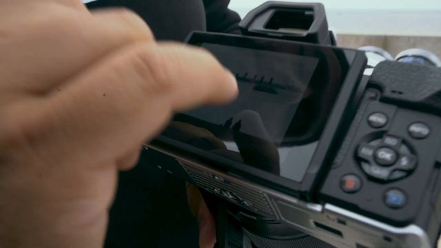 Обзор Olympus OM-D E-M10 Mark IV | Фотопрогулка смотреть онлайн