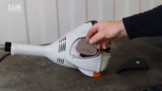 How to Change the Air Filter on a Stihl FS56 & 56R Brushcutter | L&S Engineers смотреть онлайн