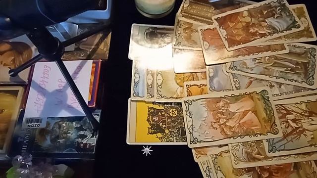 Король пентаклей-королева кубков, отношения в июне смотреть онлайн