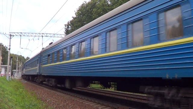 Электровоз ЧС7-035 с пассажирским поездом №73 "Москва - Львов" смотреть онлайн