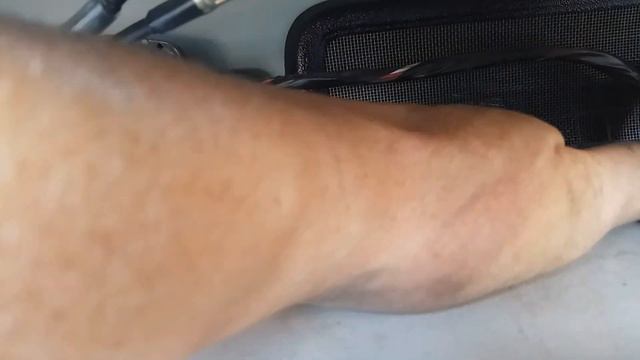 Ставим фильтр-сетку воздуховода на Renault Kaptur смотреть онлайн