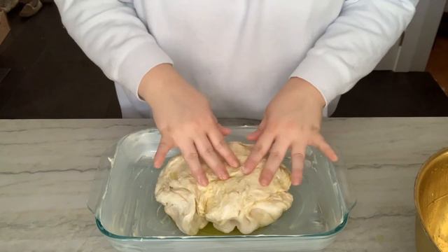 BAKE WITH ME | FOCACCIA | BON APPETIT NO KNEAD FOCACCIA смотреть онлайн