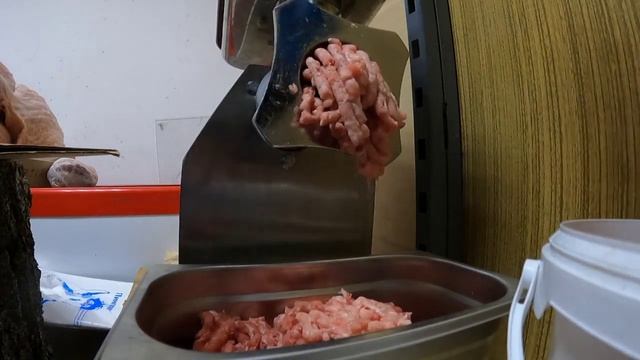 Работаю за мясника.... смотреть онлайн