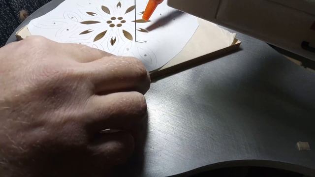 Снежинки из фанеры как украшение к Новому году / Scroll saw project - часть 2 смотреть онлайн