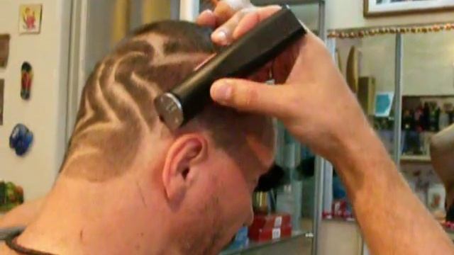 стригу себя... после отпуска ))) Рисунок "Боевой лебедь". смотреть онлайн