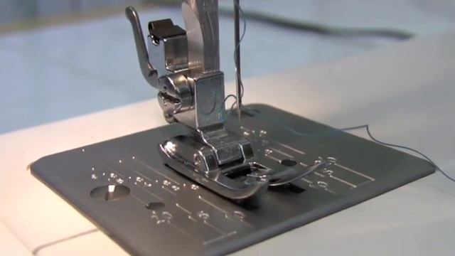 Using the Janome Needle Threader смотреть онлайн