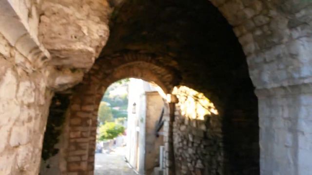 Пчела, старый город Бар, Черногория смотреть онлайн