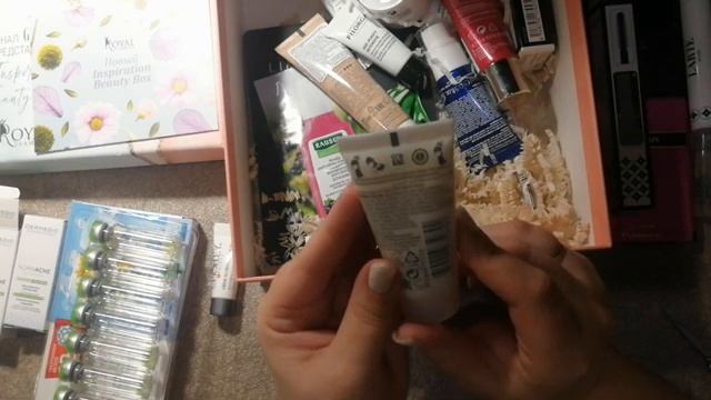 АСМР ОБЗОР И РАСПАКОВКА КОСМЕТИКИ ОТ ROYAL SAMPLES | ШЕПОТ смотреть онлайн