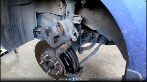 Замена передних тормозных колодок на Kia Cerato 2.0 Киа Церато 2011.mp4