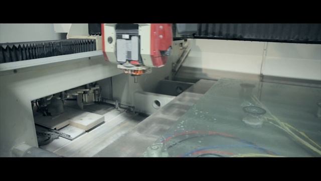 вырез стекла смотреть онлайн