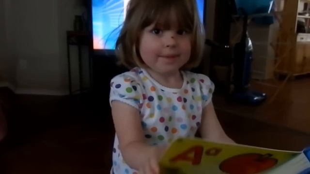 Payton singing her ABC's at age 2 смотреть онлайн