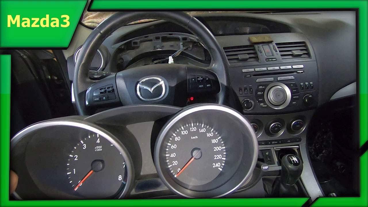 Снимаем панель приборов Mazda3