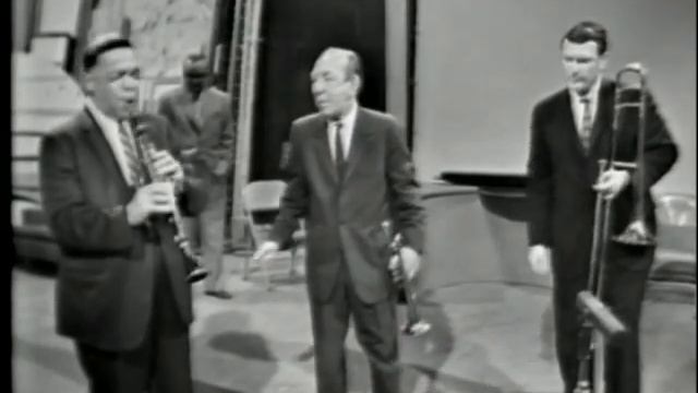 Muggsy Spanier "At The Jazzband Ball" смотреть онлайн