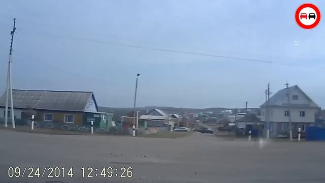 Жуткие ДТП и аварии на дорогах мира. Подборка #038. смотреть онлайн