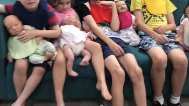 BABY BOTTLE TASTE TEST CHALLENGE with our Reborns for Theme Thursday - Bottles, Pacifiers and Bows смотреть онлайн