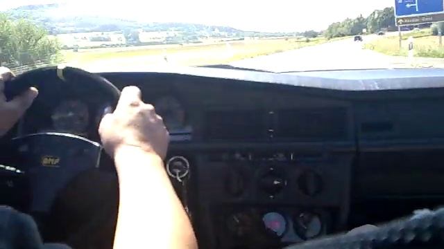 Mercedes 190E (W201) 2.5-16v Kompressor смотреть онлайн