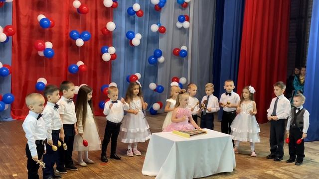 Шумовой оркестр "Осень песенки поёт". Детский сад "Солнышко" смотреть онлайн