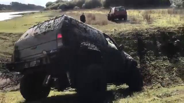 JEEP CHEROKEE 35" EJES GR Y NISSAN TERRANO 1 38" EJES GR, MOTOR TOYOTA KZT 3.0 TD ZUMBALACAZAN 4X4 смотреть онлайн