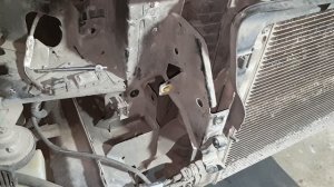 Как снять переднюю панель и нижнюю защиту вольво хс90