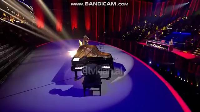 Erza Muqolli et Inva Mula - La Bohème (Virtuozet) смотреть онлайн