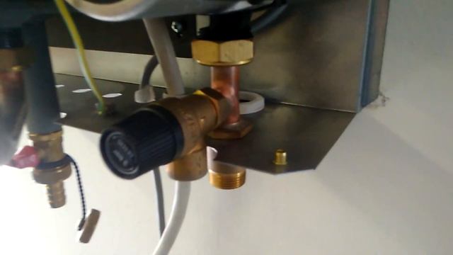 MICROCENTRALA ELECTRICA. Ce se afla in interior si care sunt elementele de baza. смотреть онлайн