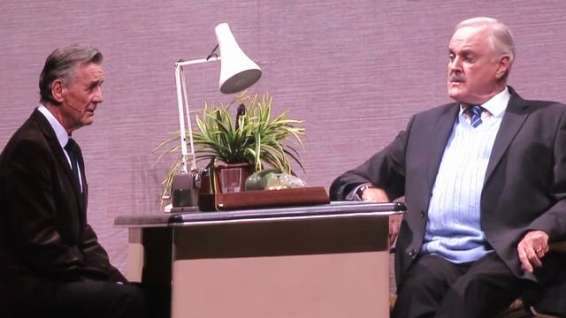 Monty Python Live (Mostly) "Argument Clinic" @ O2 Arena, London - 05/07/2014 [HD] смотреть онлайн