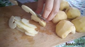 Нежный яблочный пирог на молоке, который тает во рту. Приготовив один раз будете готовить постоянно