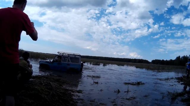 Выходные в стиле 4x4. Джипы ныряют в болото! смотреть онлайн
