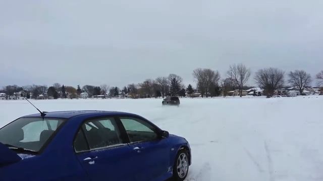 Toyota 4Runner Limited V8 & Mitsubishi Evolution 8 on a lake! смотреть онлайн