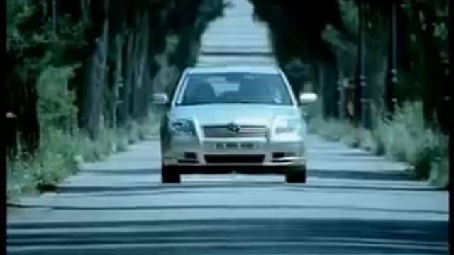 I Love My Mother In Law / Ma belle mère adorée - Toyota Avensis смотреть онлайн