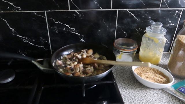 Savara Kariya (Bulgur and mushroom dish) (Ձավարով, սունկով փլավ)(Плов со злаками и грибами) смотреть онлайн