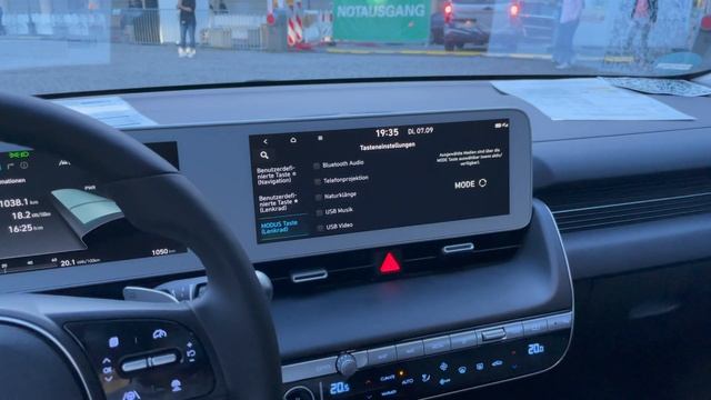 Hyundai Ioniq 5 2022 - FIRST look at night in 4K | Exterior - Interior смотреть онлайн