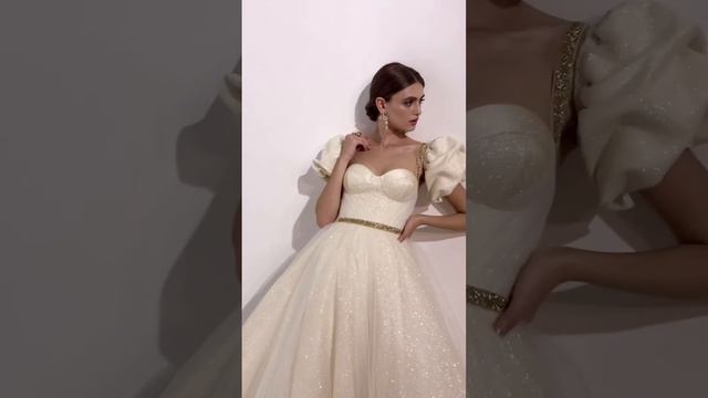 СВАДЕБНОЕ ПЛАТЬЕ С ЗОЛОТЫМ ОТТЕНКОМ