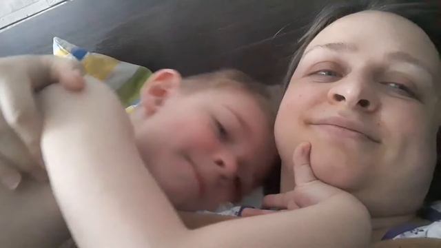Мы дома. Страдаю. Восстанавливаюсь после родов. смотреть онлайн