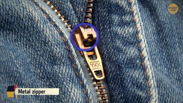 Why Some People Wear Earbuds Upside Down смотреть онлайн