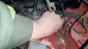 Провода которые идут на насос  омывателя  лобового стекла.Опель Вектра а