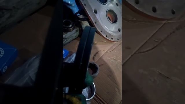 Ремонт поворотных редукторов башенного крана Часть 2 сборка смотреть онлайн