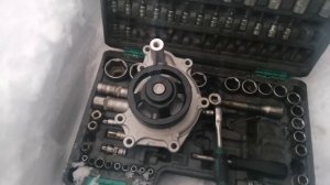 Mitsubishi fuso Canter 4 m 50 замена помпы.