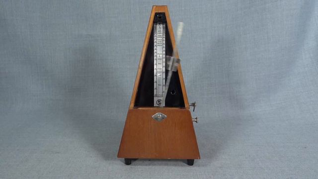 VINTAGE GERMANY GERMAN MUSICAL INSTRUMENT PENDULUM TONOMETER WOOD PYRAMID METRONOME смотреть онлайн