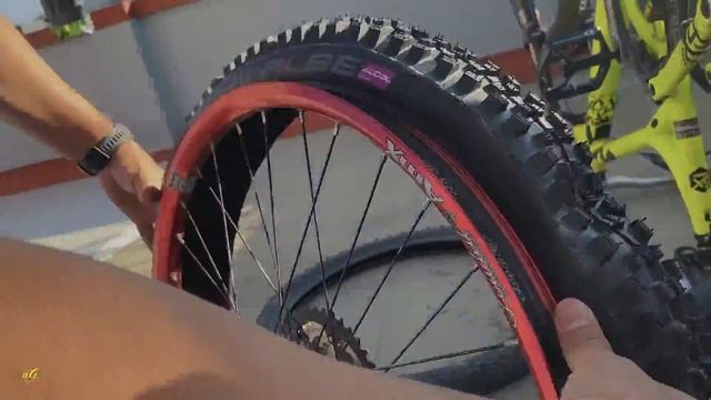 Changing Schwalbe Magic Mary Super Gravity (folding) смотреть онлайн
