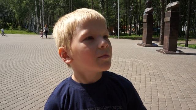 16.07.2015. Киров, парк Победы,памятники маршалам-кировчанам смотреть онлайн