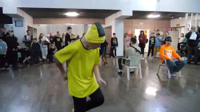 до 13 лет bboy Arty vs DEMI Tem4ik - "ALL OPTION" break dance battle смотреть онлайн
