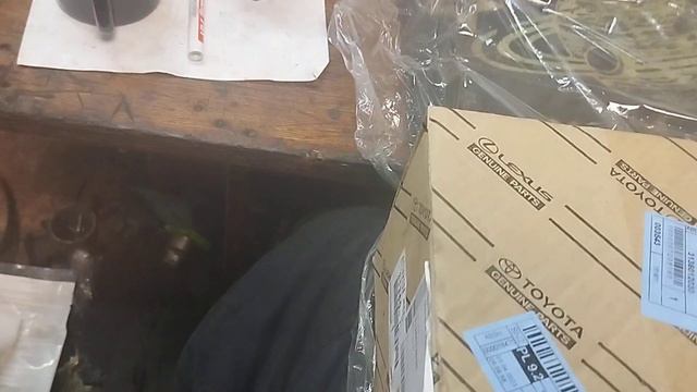 распаковка и отличительные элементы оригинального актуатора тойота королла. смотреть онлайн