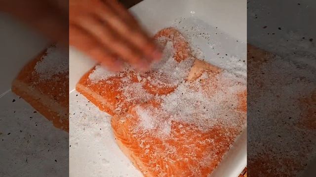 Как засолить красную рыбу в домашних условиях? Легко, быстро и вкусно! смотреть онлайн