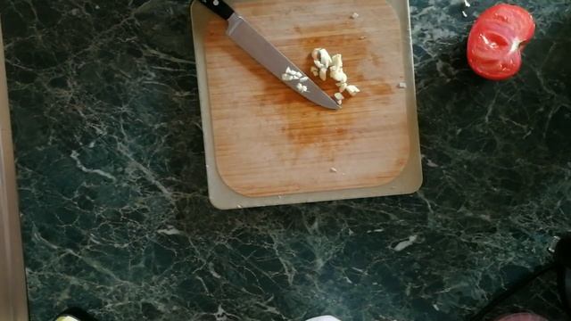 МОРЕПРОДУКТЫ (МИДИИ, КРЕВЕТКИ) В СЛИВОЧНО-ТОМАТНОМ СОУСЕ. смотреть онлайн