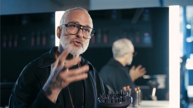 Jon Reyman Explains Dyson Airwrap™ Attachments смотреть онлайн